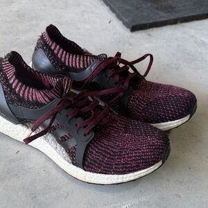 Women's Adidas Ultraboost Running Shoes 9.5